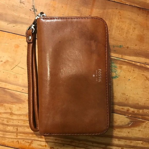 Fossil Handbags - Follow Sydney wallet
